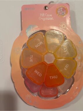 Kensie travel pillbox / set of (2) / medium size / NEW in original packaging